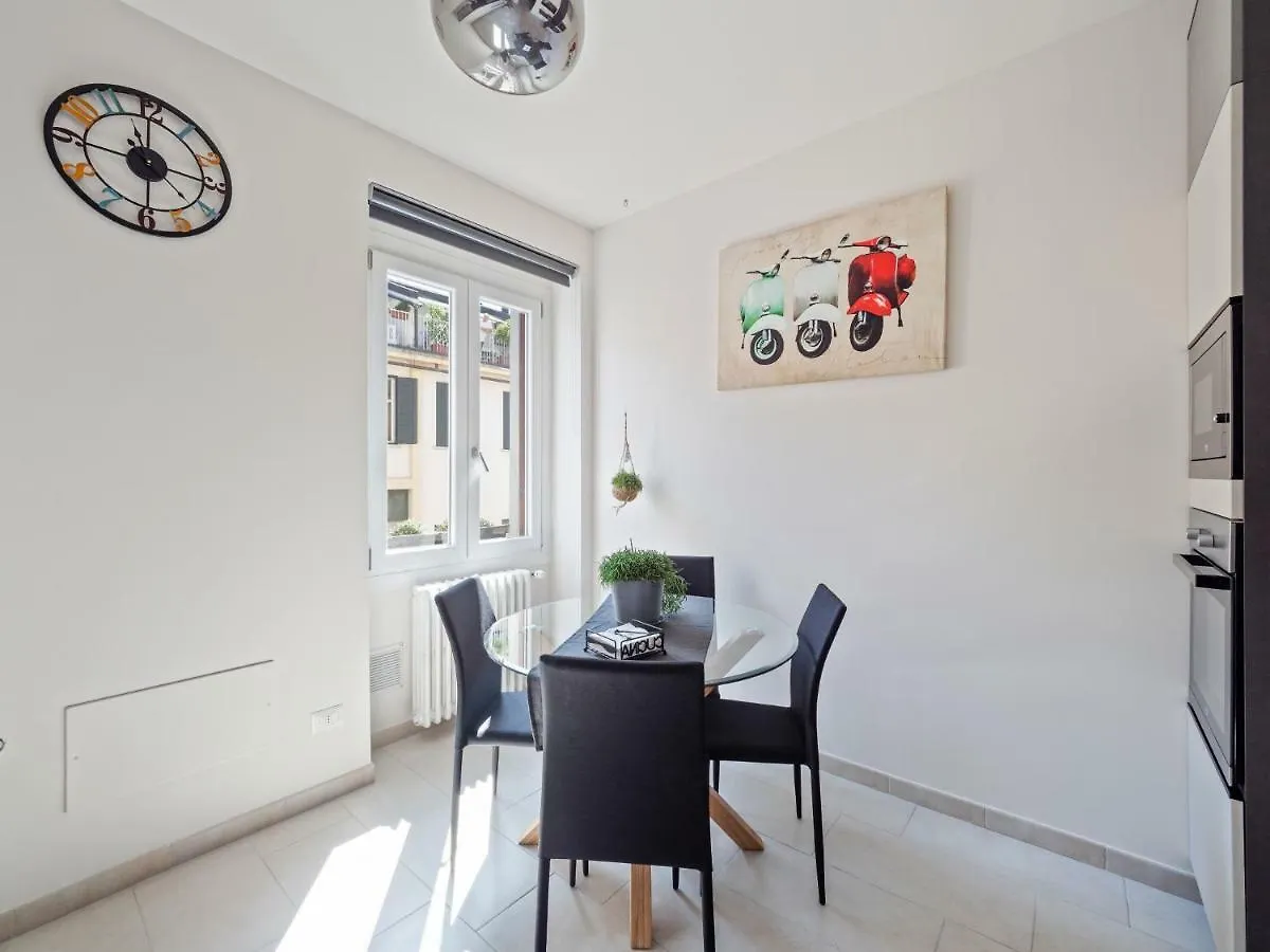 Appartamento Ugolini Milano 0*, Milan